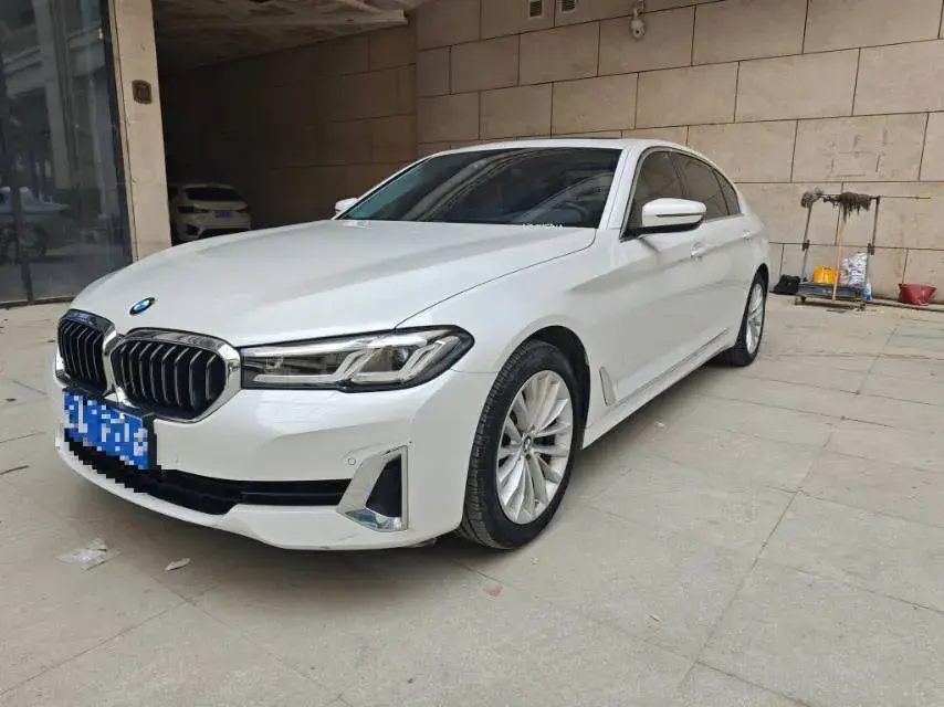 2021 BMW 5 Series 2.0T 184HP L4 8AT
