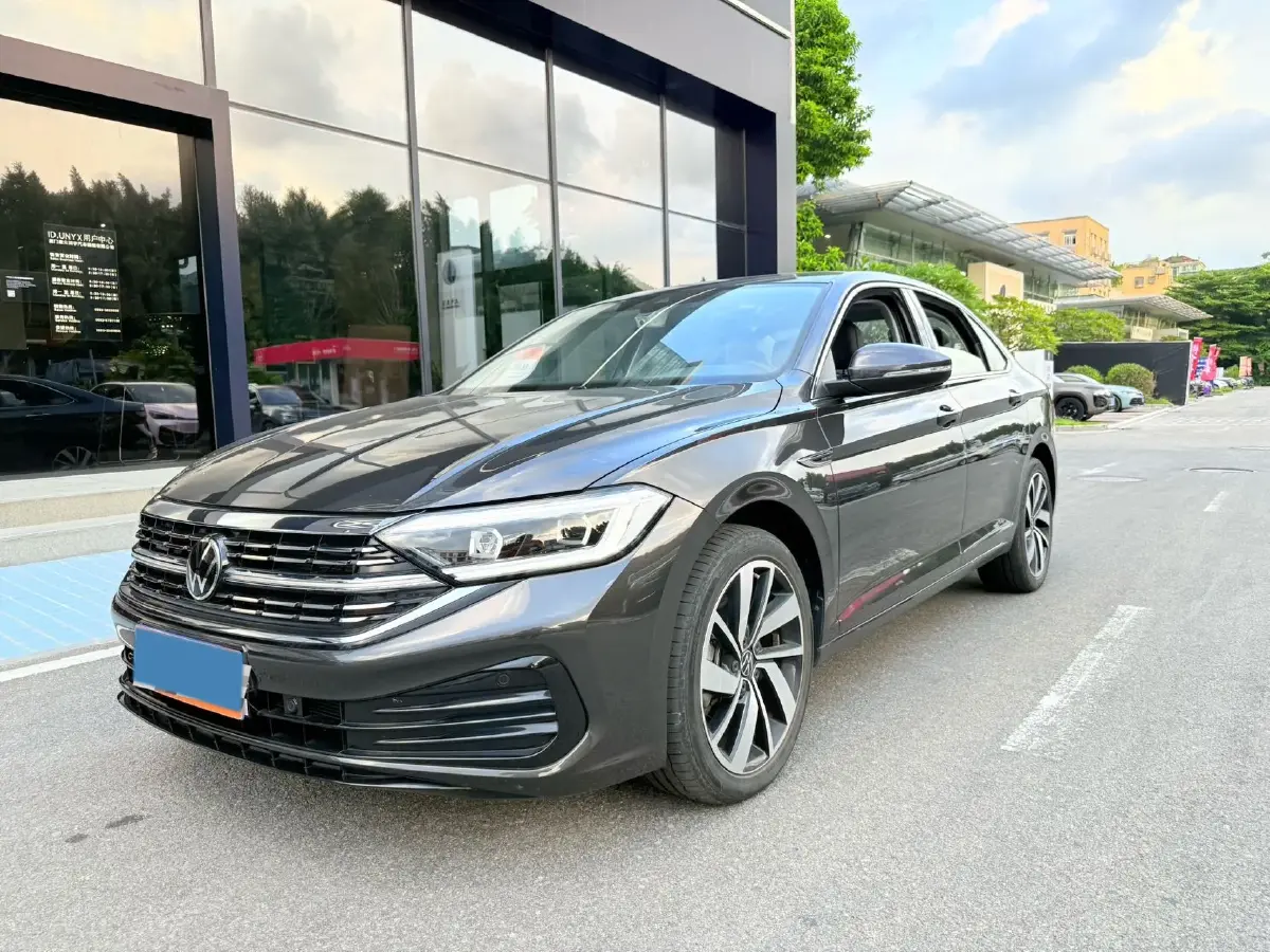 2023 Volkswagen Sagitar 1.5T 160HP L4 7DCT