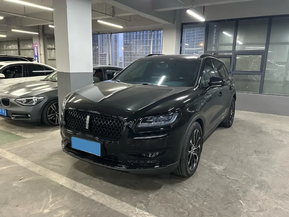 2021 Lincoln Nautilus 2.0T 245HP L4 8AT