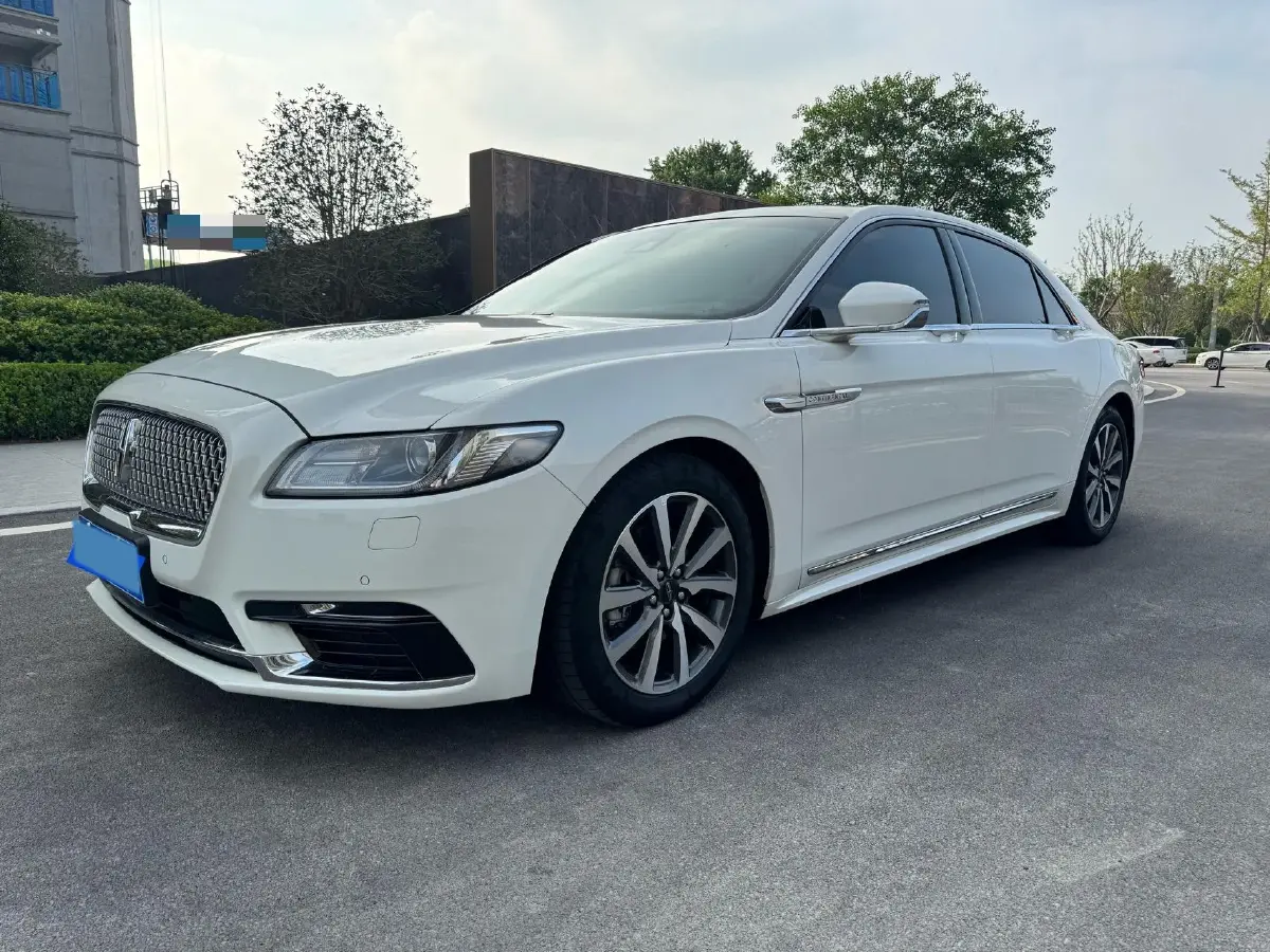 2019 Lincoln Continental 2.0T 261HP L4 6AT