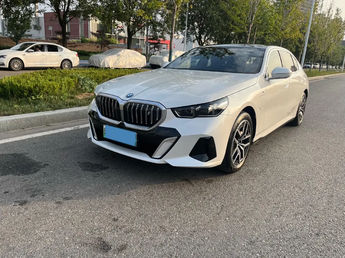 2025 BMW i5 BEV 96.96KWH
