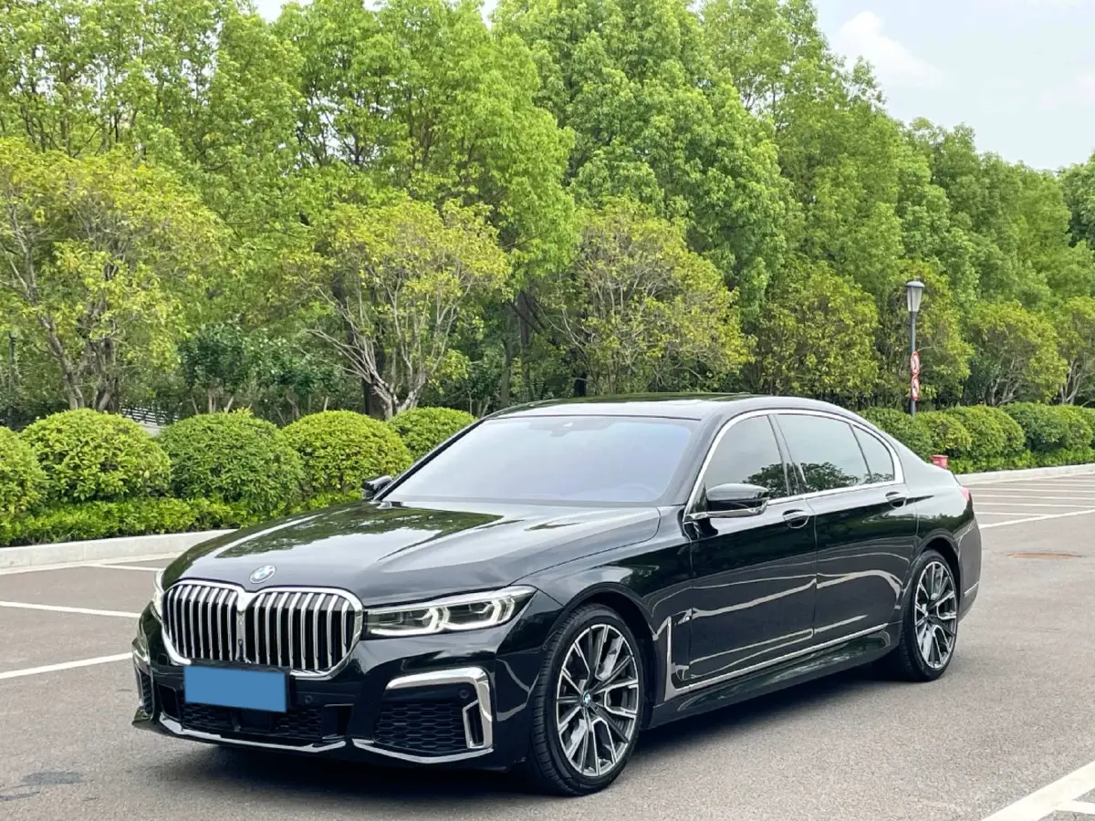 2022 BMW 7 Series 3.0T 340HP L6 8AT