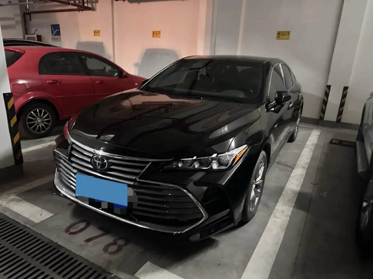 2019 Toyota Avalon 2.5L 178HP L4 E-CVT Hybrid