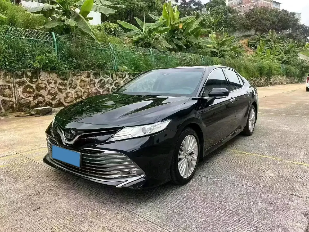 2019 Toyota Camry 2.5L 209HP L4 8AT