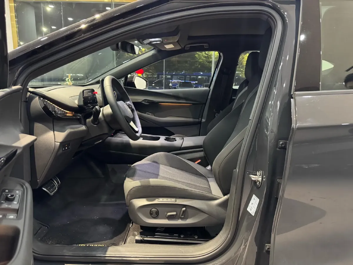 2025 Volkswagen ID.UNYX 06 BEV,autocango,china used car exporter,china ev exporter,chinese used car exporter,chinese used ev exporter