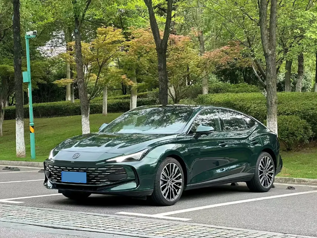 2023 MG 7 2.0T 261HP L4 9AT