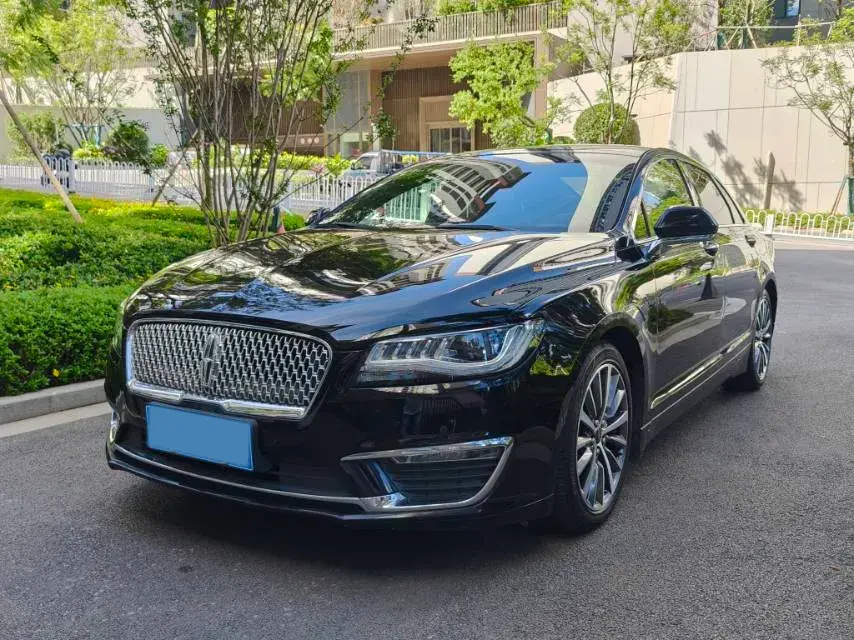 2019 Lincoln MKZ 2.0T 196HP L4 6AT