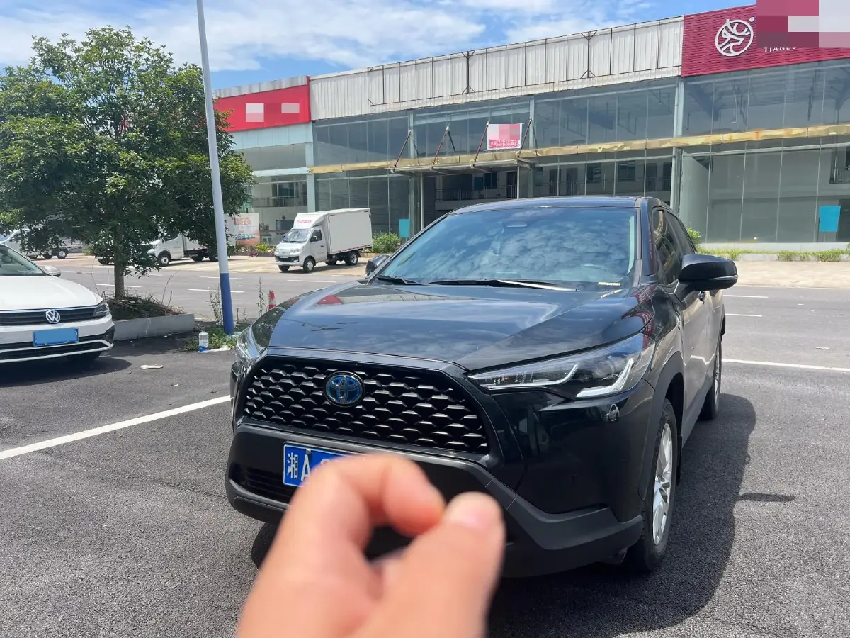 2023 Toyota Corolla Cross 2.0L 152HP L4 E-CVT Hybrid