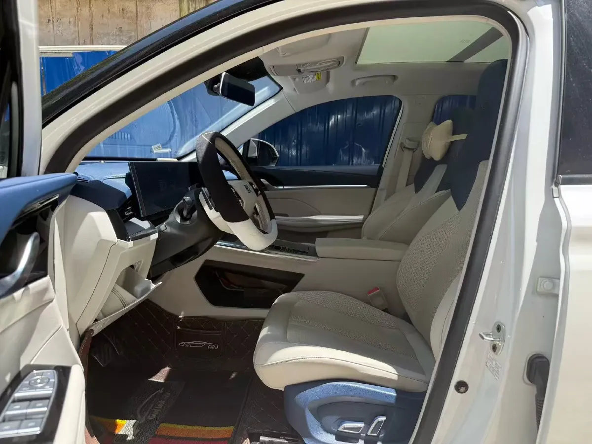 2022 Roewe Whale 2.0T 231HP L4 8AT,autocango,china used car exporter,china ev exporter,chinese used car exporter,chinese used ev exporter