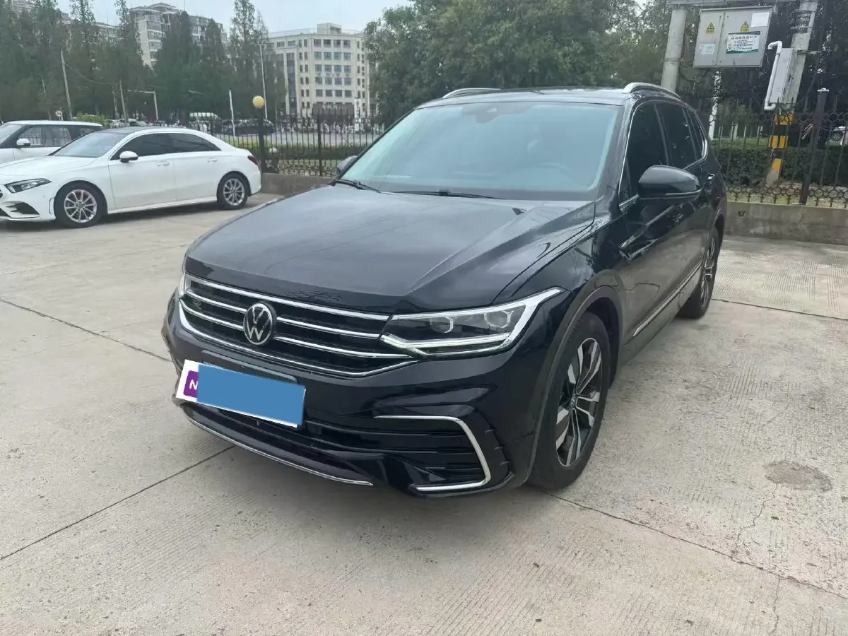 2023 Volkswagen Tiguan L 2.0T 186HP L4 7DCT