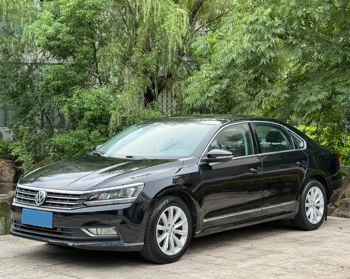 2017 Volkswagen Passat 1.4T 150HP L4 7DCT