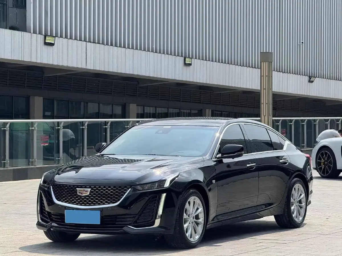 2022 Cadillac CT5 2.0T 237HP L4 10AT