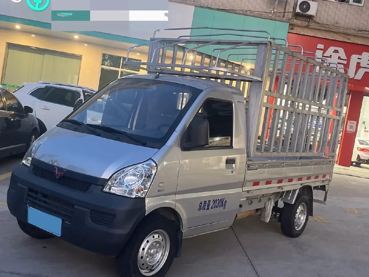 2021 WuLing RongGuang Mini Truck 1.5L 99HP L4 5MT
