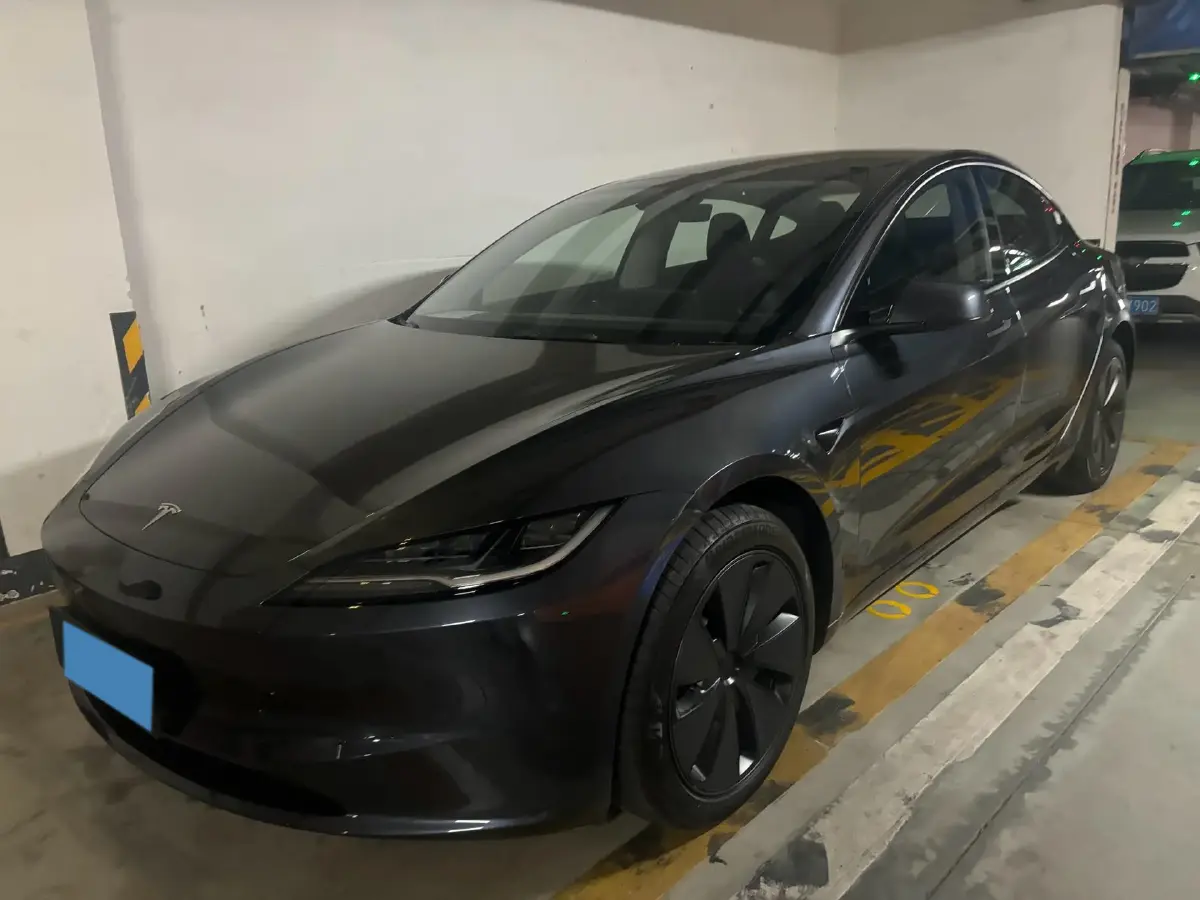 2025 Tesla Model 3 BEV 62.5KWH