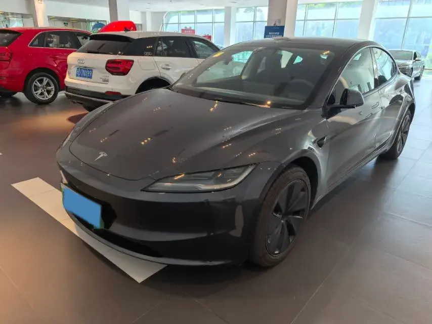 2025 Tesla Model 3 BEV