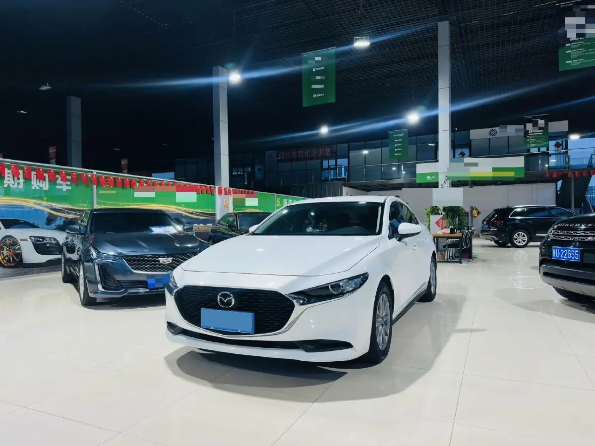 2022 Mazda 3 Axela 2.0L 158HP L4 6AT