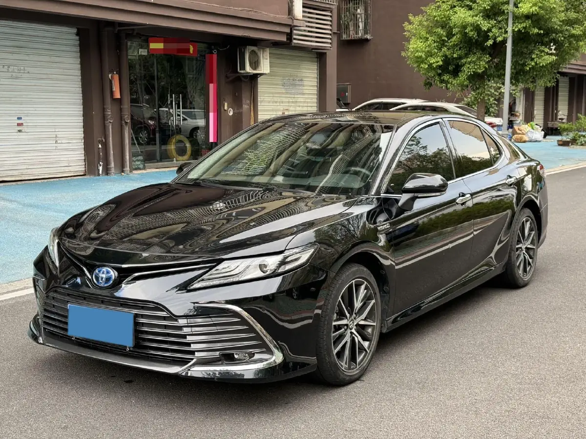 2023 Toyota Camry 2.5L 178HP L4 E-CVT Hybrid
