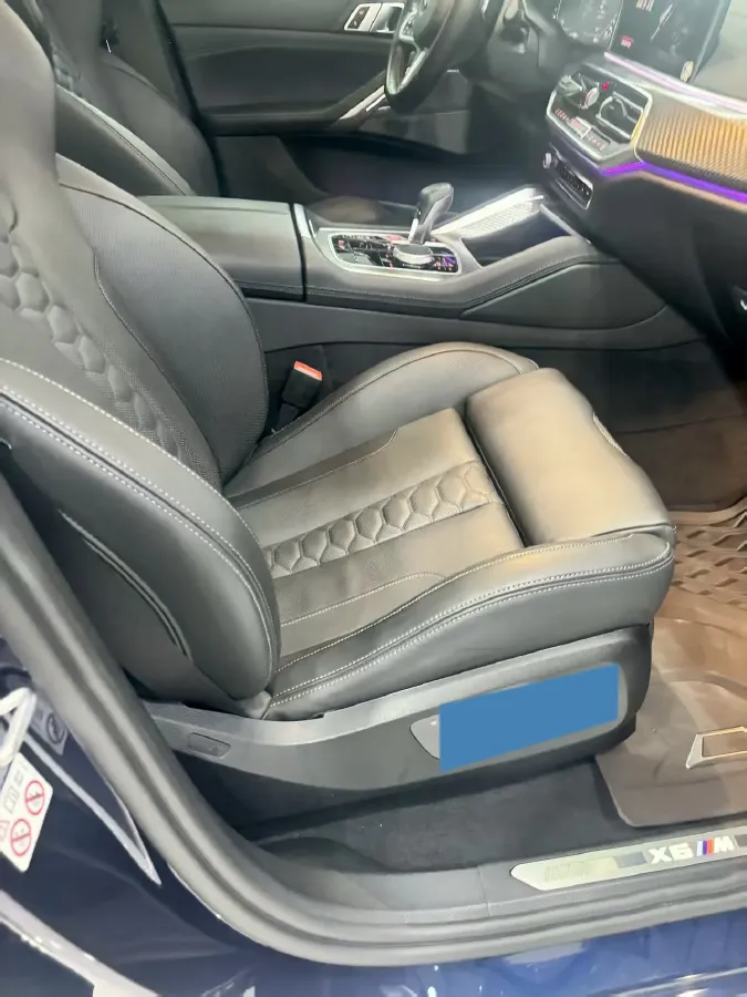 2022 BMW X6 M 4.4T 600HP V8 8AT,autocango,china used car exporter,china ev exporter,chinese used car exporter,chinese used ev exporter