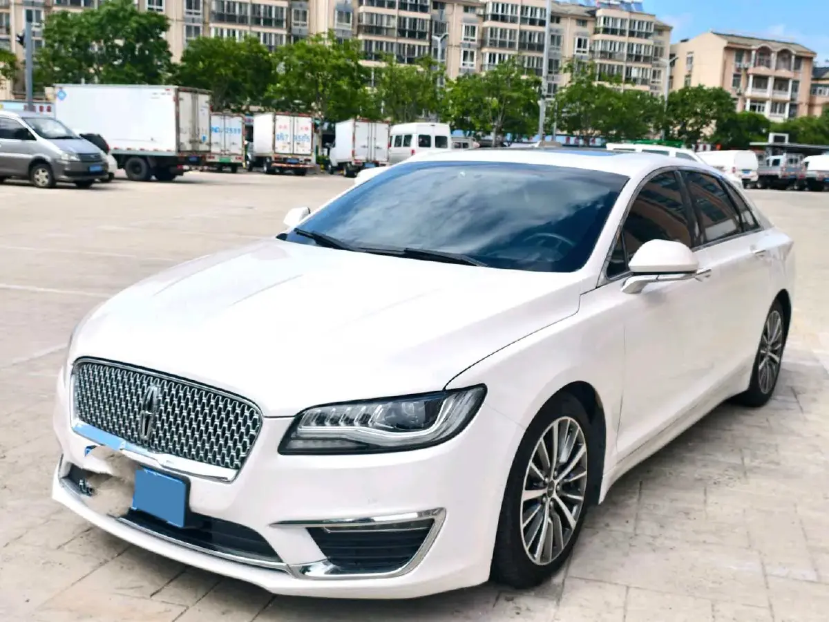 2019 Lincoln MKZ 2.0T 196HP L4 6AT