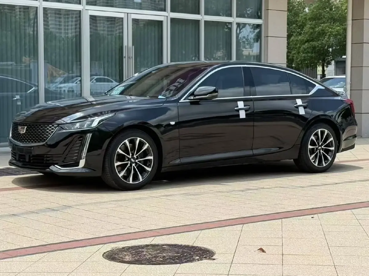 2022 Cadillac CT5 2.0T 237HP L4 10AT