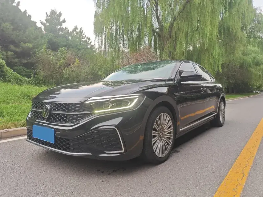 2023 Volkswagen Passat 2.0T 186HP L4 7DCT