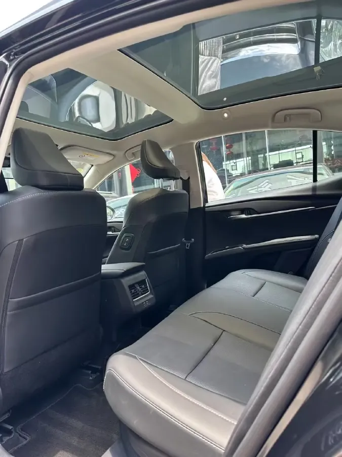 2024 Toyota Camry 2.0L 152HP L4 E-CVT Hybrid,autocango,china used car exporter,china ev exporter,chinese used car exporter,chinese used ev exporter