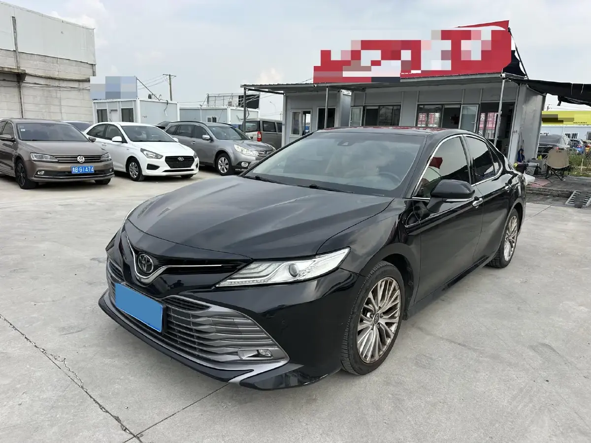 2018 Toyota Camry 2.5L 209HP L4 8AT