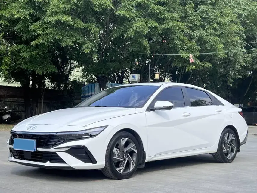 2023 Hyundai Elantra 1.5L 115HP L4 CVT