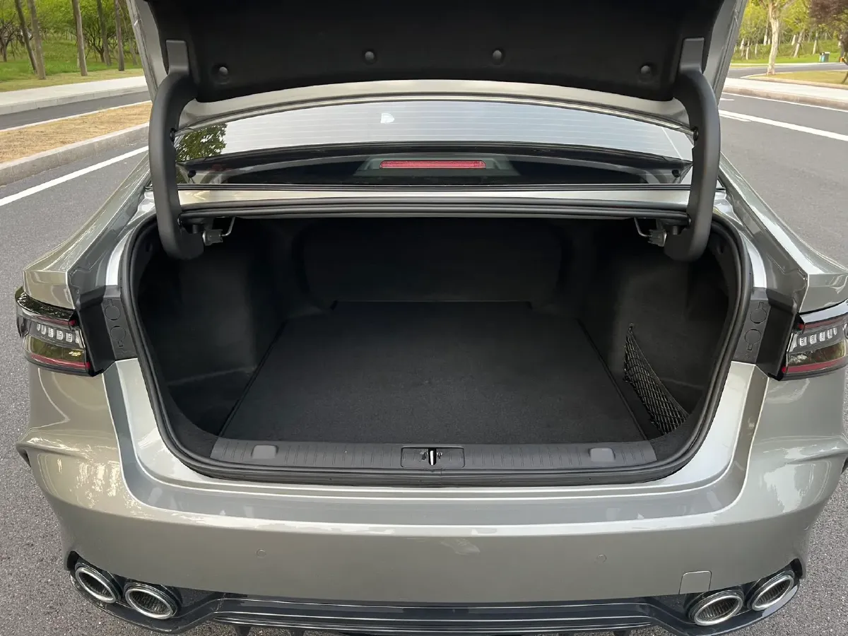 2025 Chery Arrizo 8 Pro 1.6T 197HP L4 7DCT,autocango,china used car exporter,china ev exporter,chinese used car exporter,chinese used ev exporter