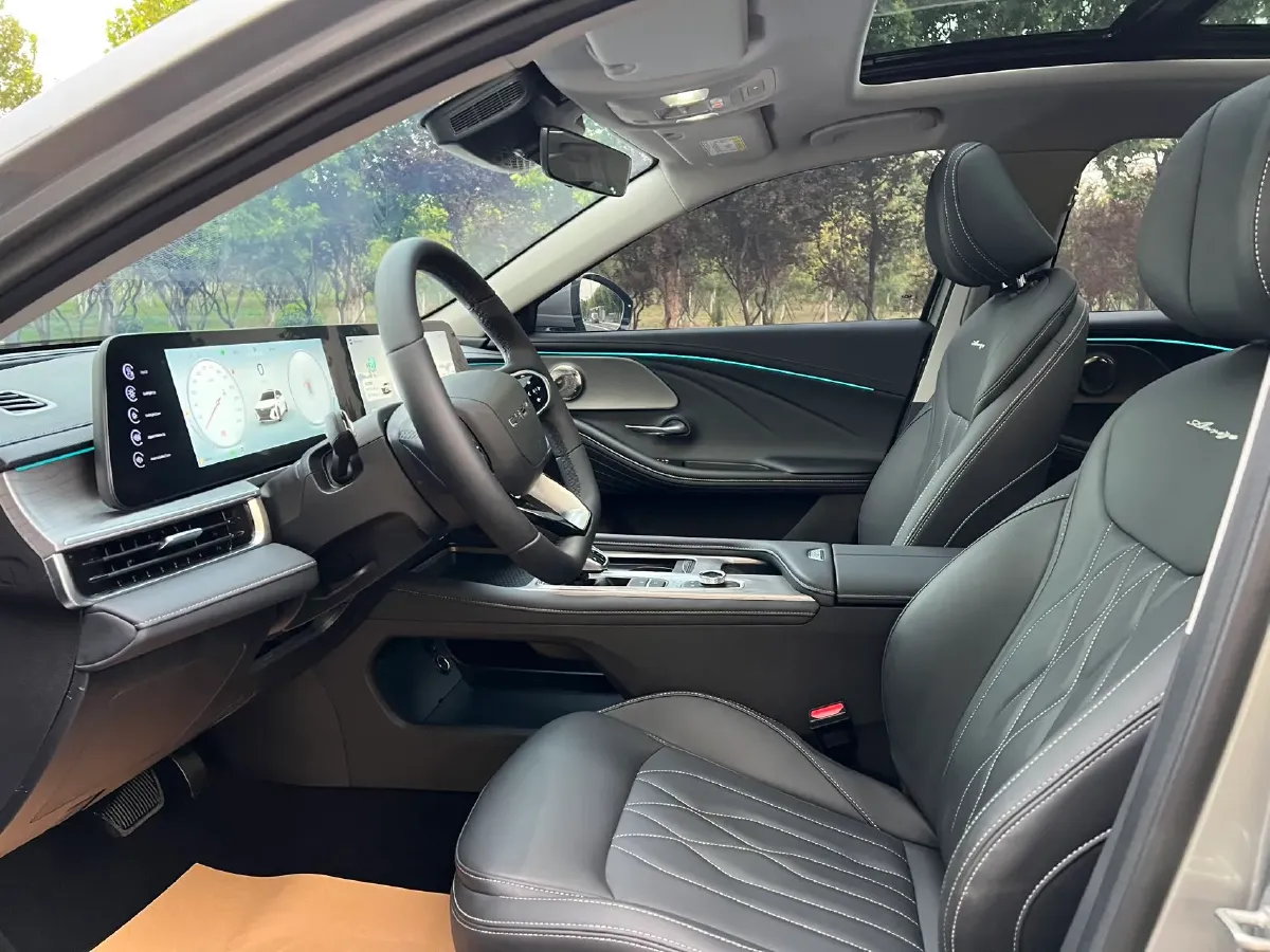 2025 Chery Arrizo 8 Pro 1.6T 197HP L4 7DCT,autocango,china used car exporter,china ev exporter,chinese used car exporter,chinese used ev exporter