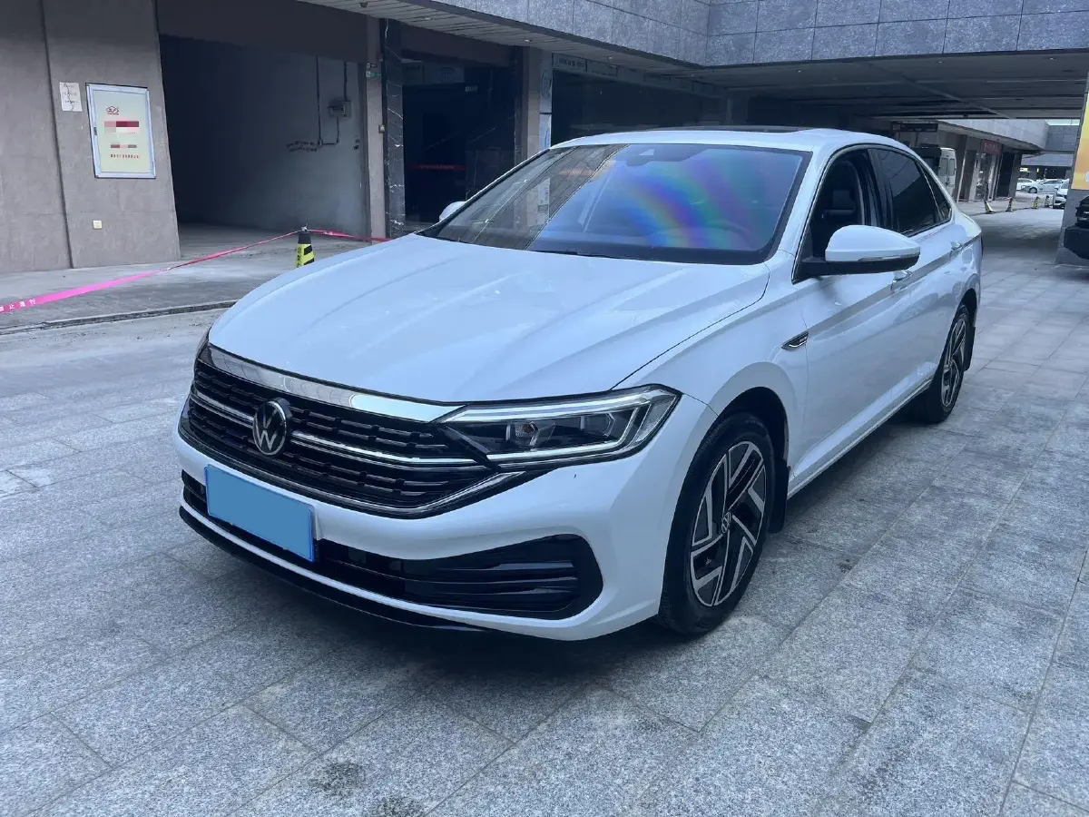 2024 Volkswagen Sagitar 1.5T 160HP L4 7DCT