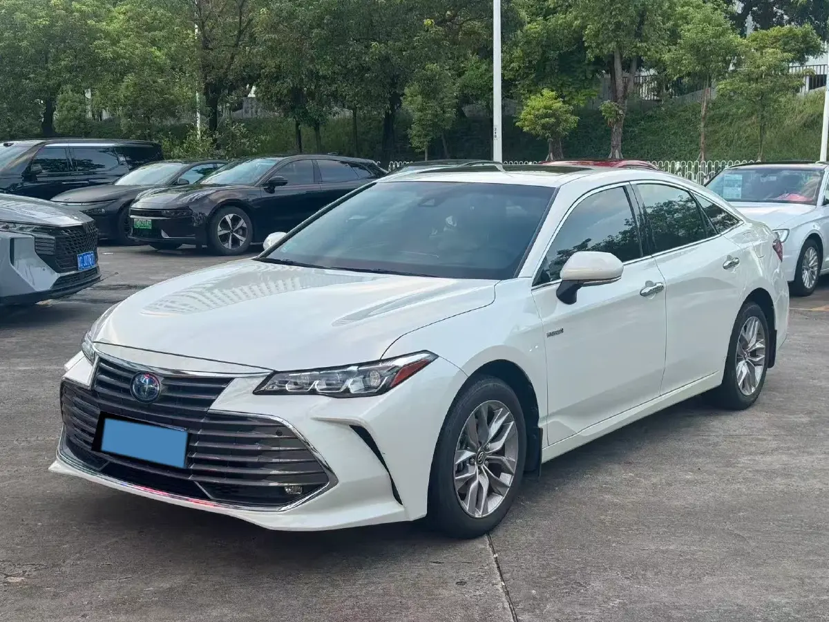 2019 Toyota Avalon 2.5L 178HP L4 E-CVT Hybrid