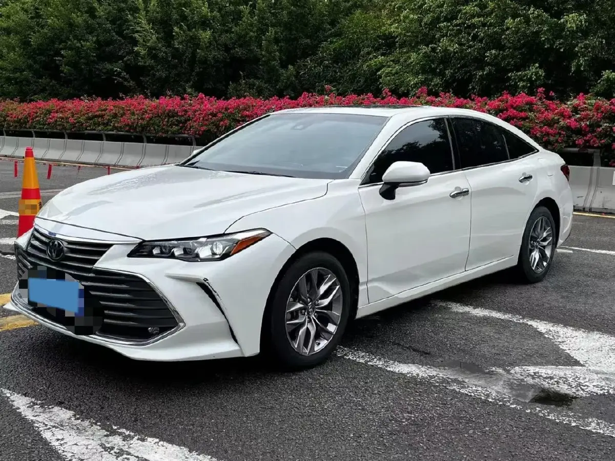 2022 Toyota Avalon 2.5L 209HP L4 8AT