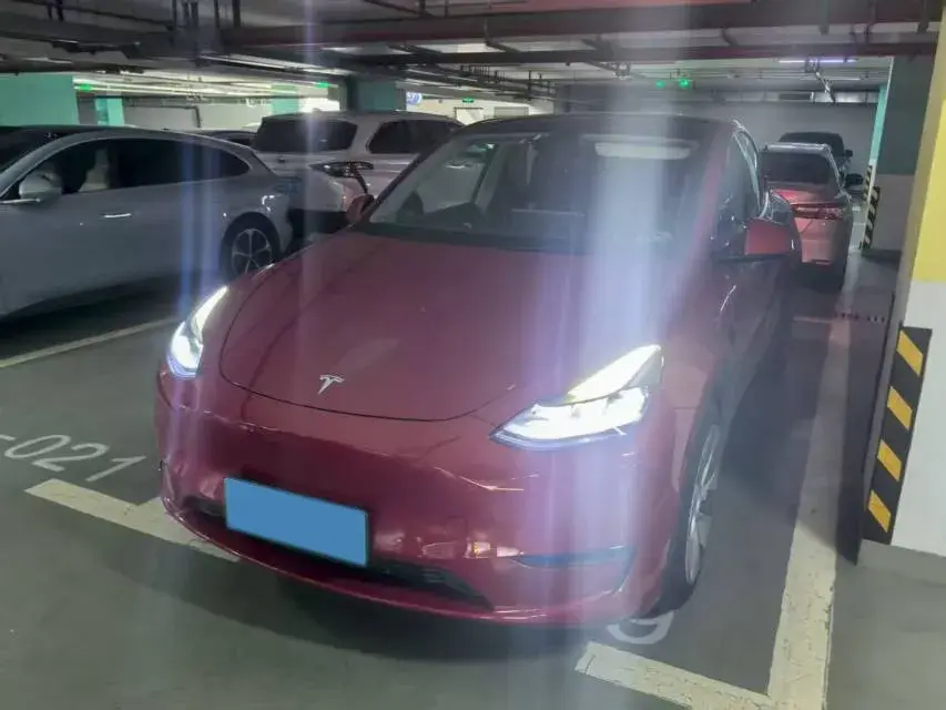 2021 Tesla Model Y BEV 60KWH