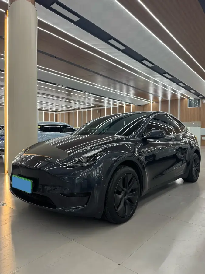 2024 Tesla Model Y BEV 60KWH