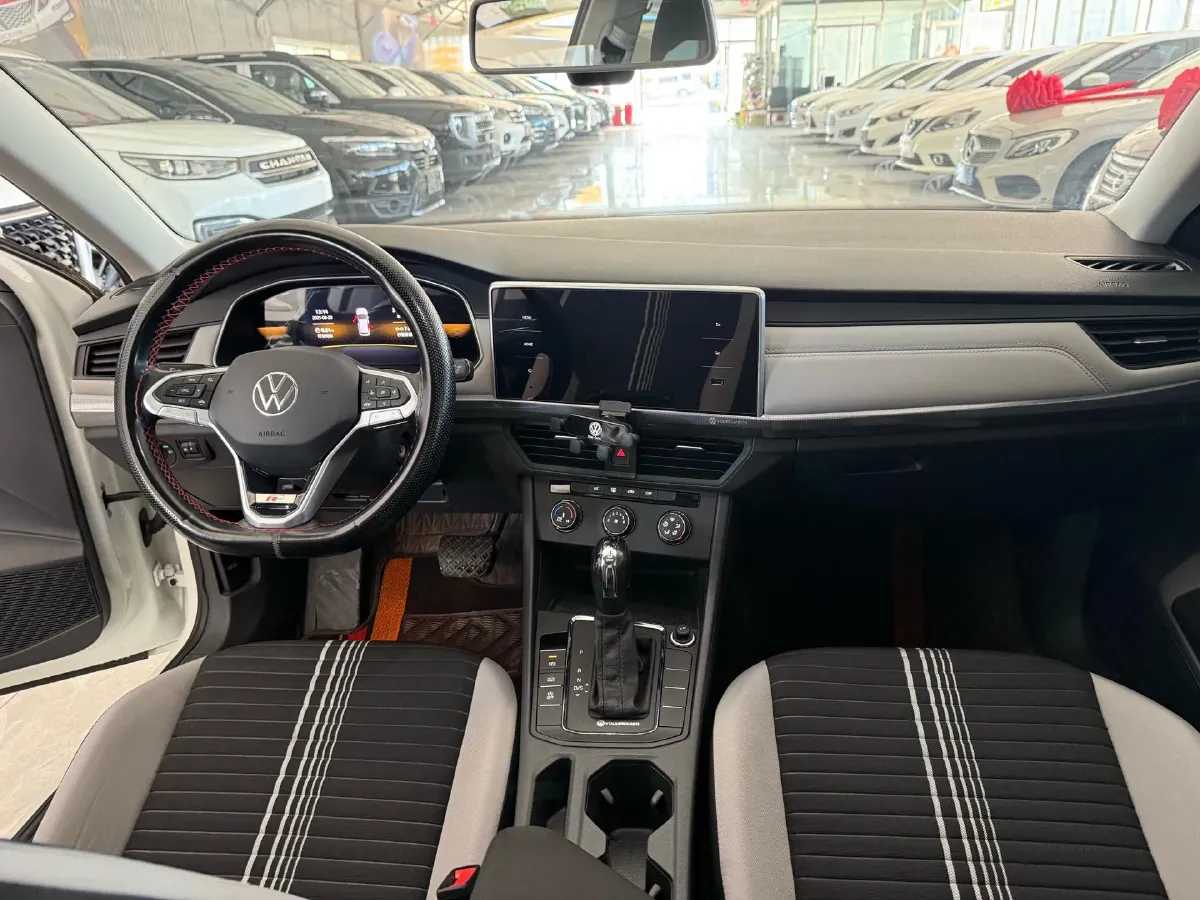 2023 Volkswagen Bora 1.5L 113HP L4 6AT,autocango,china used car exporter,china ev exporter,chinese used car exporter,chinese used ev exporter