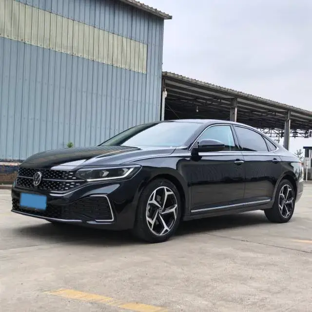 2024 Volkswagen Passat 2.0T 186HP L4 7DCT