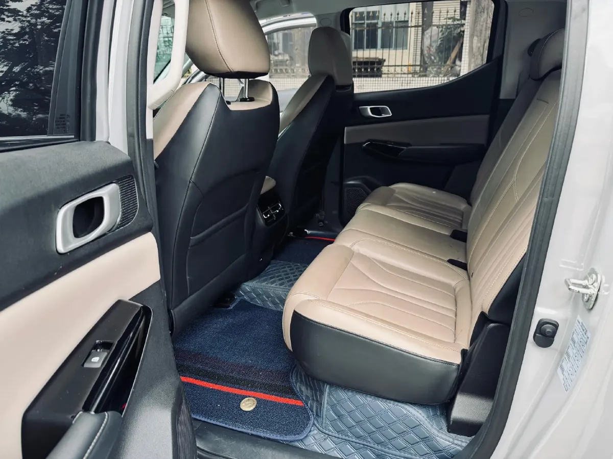 2024 ChangAn Hunter 2.0T 190HP L4 REEV 31.18KWH,autocango,china used car exporter,china ev exporter,chinese used car exporter,chinese used ev exporter