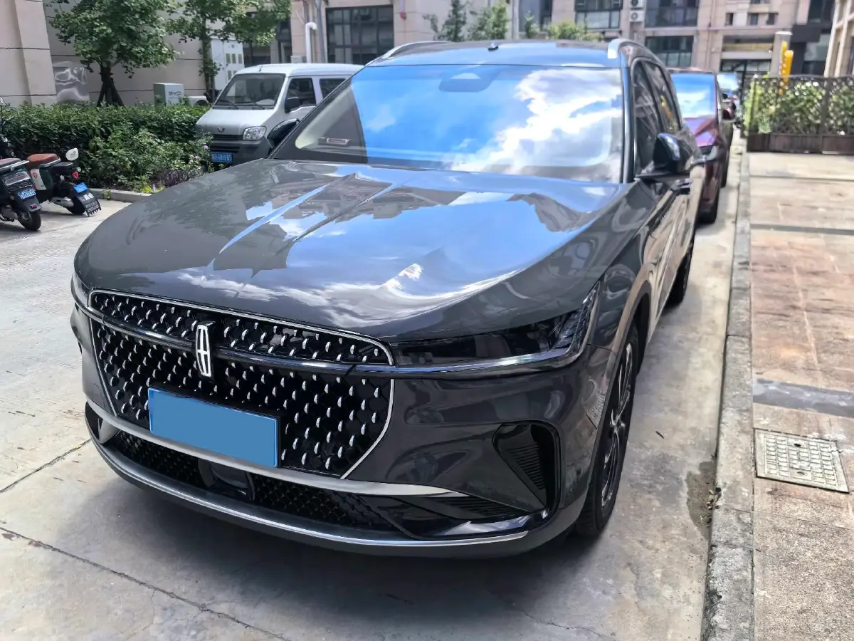 2023 Lincoln Nautilus 2.0T 261HP L4 8AT