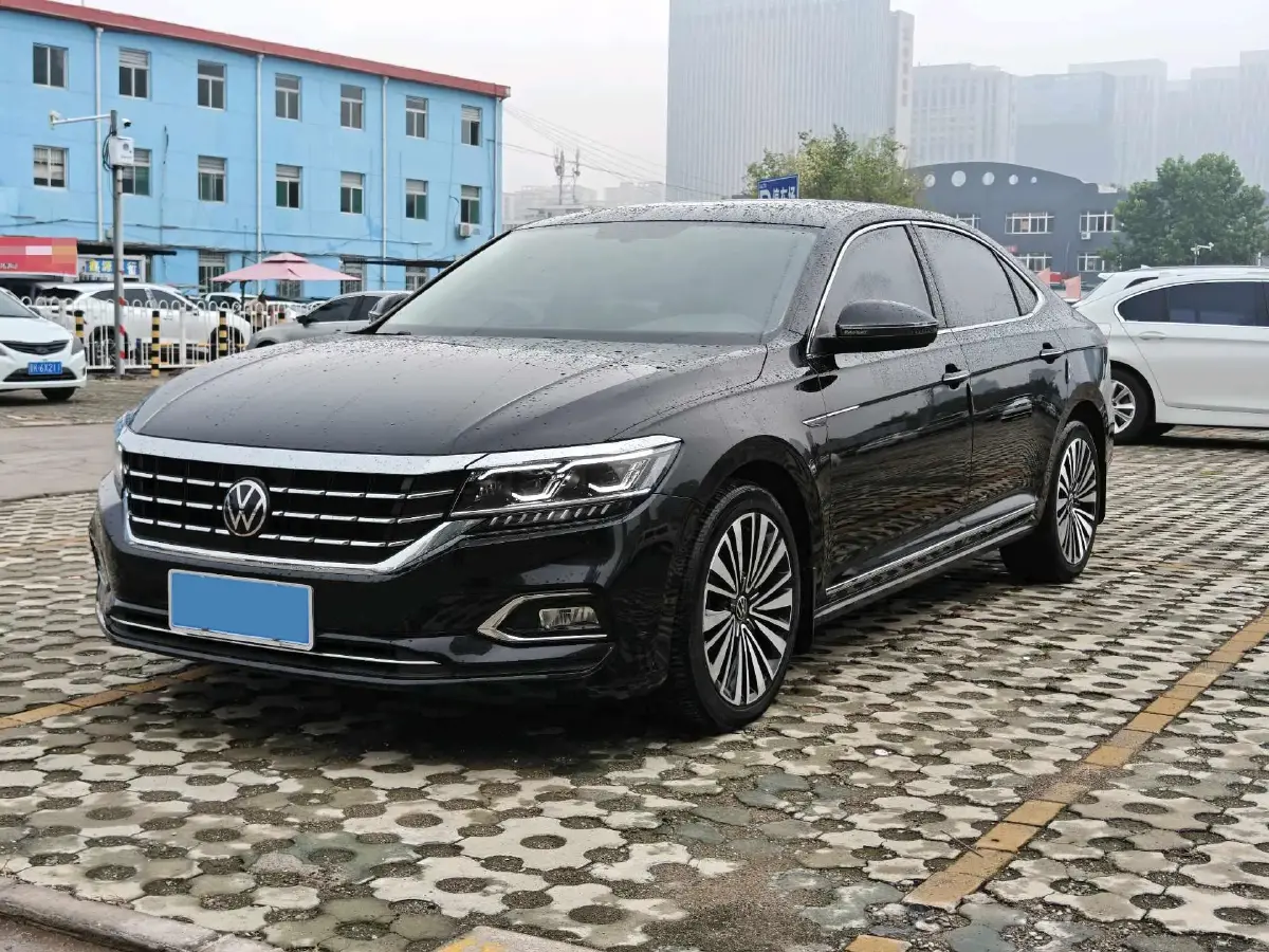 2021 Volkswagen Passat 2.0T 186HP L4 7DCT
