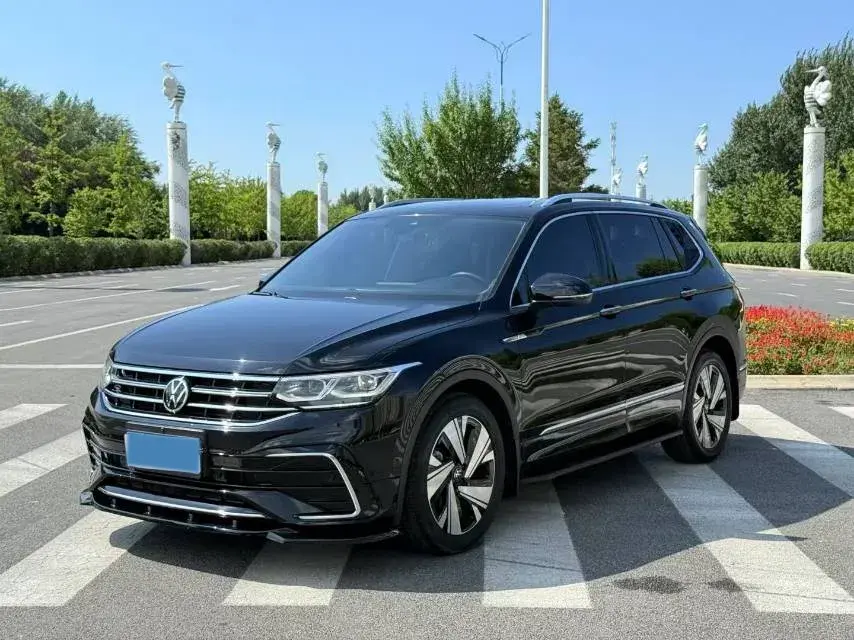 2023 Volkswagen Tiguan L 2.0T 186HP L4 7DCT
