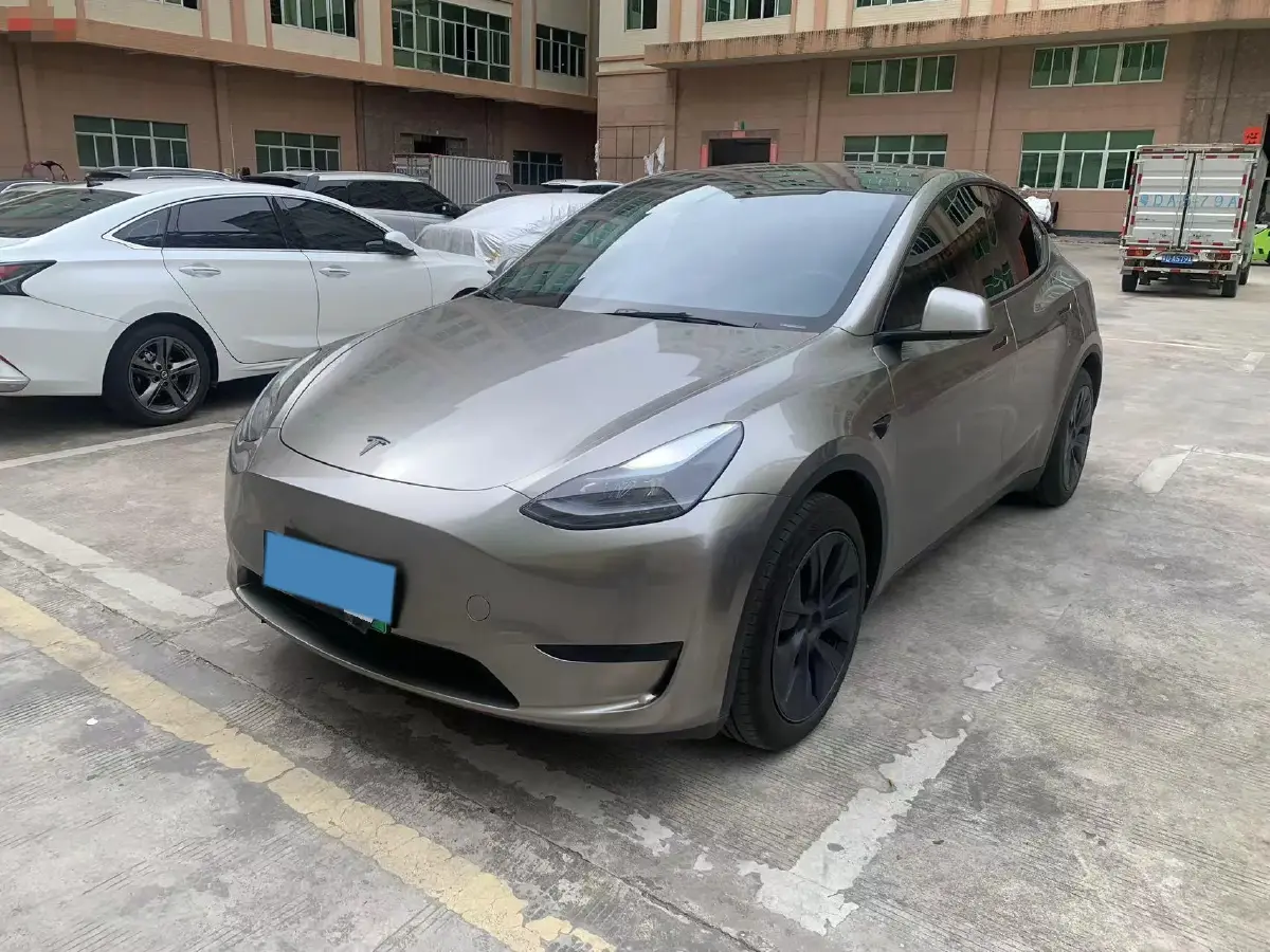 2024 Tesla Model Y BEV 60KWH