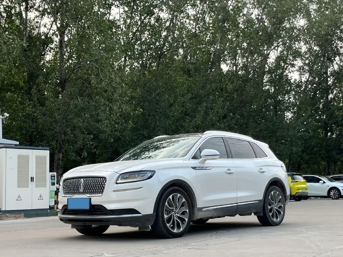2021 Lincoln Nautilus 2.0T 245HP L4 8AT
