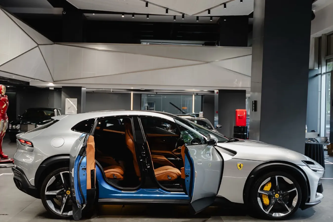 2023 Ferrari Purosangue 6.5L 725HP V12 8DCT,autocango,china used car exporter,china ev exporter,chinese used car exporter,chinese used ev exporter