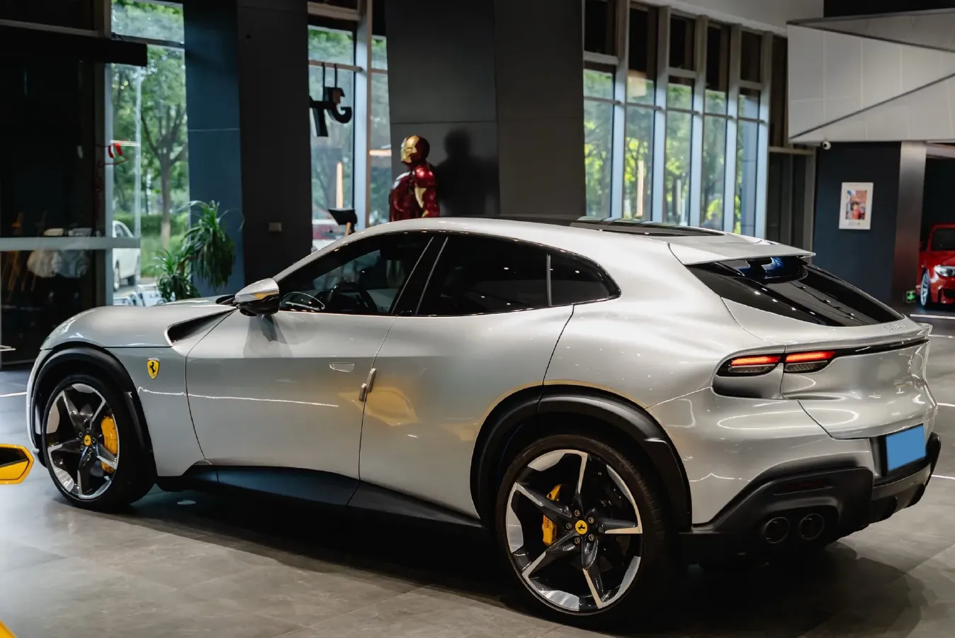 2023 Ferrari Purosangue 6.5L 725HP V12 8DCT,autocango,china used car exporter,china ev exporter,chinese used car exporter,chinese used ev exporter