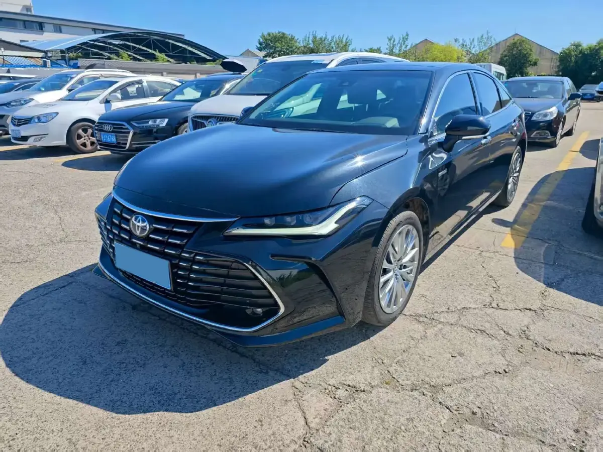 2023 Toyota Avalon 2.5L 178HP L4 E-CVT Hybrid