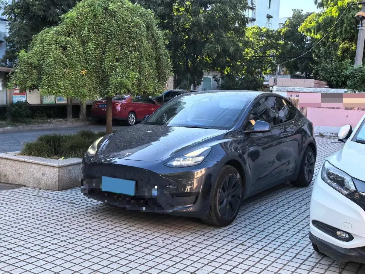 2024 Tesla Model Y BEV 60KWH