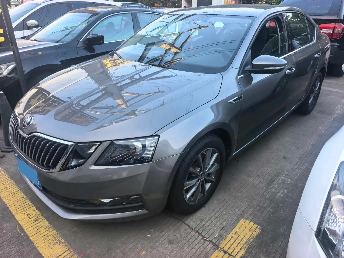 2018 Skoda Octavia 1.6L 110HP L4 6AT