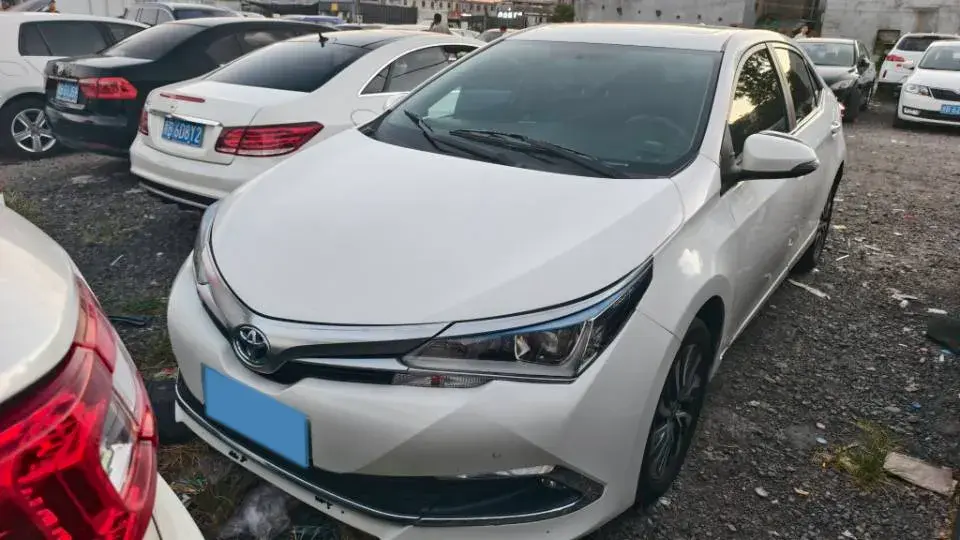2017 Toyota Corolla 1.8L 99HP L4 E-CVT Hybrid