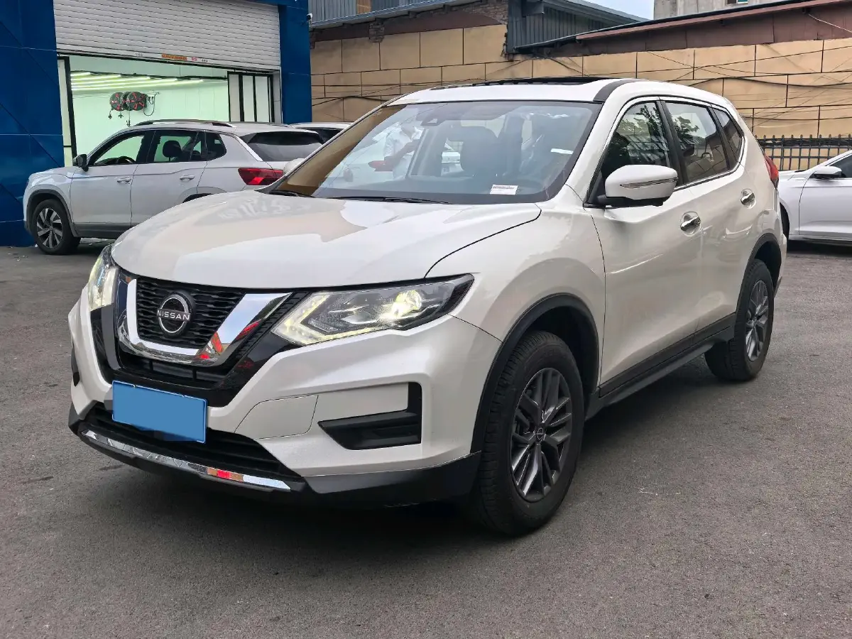 2025 Nissan X-Trail 2.0L 151HP L4 CVT